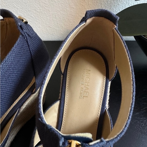 Michael Kors
espadrille wedge sandals - Picture 4 of 5